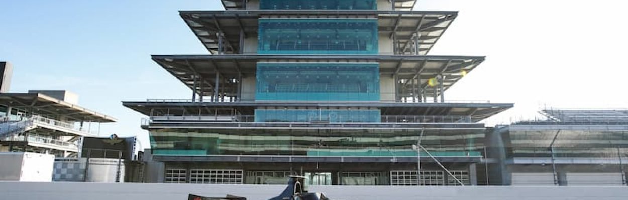 Auto a guida autonoma Indy Autonomous Challenge