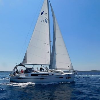 bavaria-37-cruiser